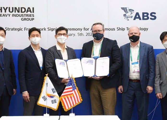 Executivos da Hyundai Heavy Industries e da ABS