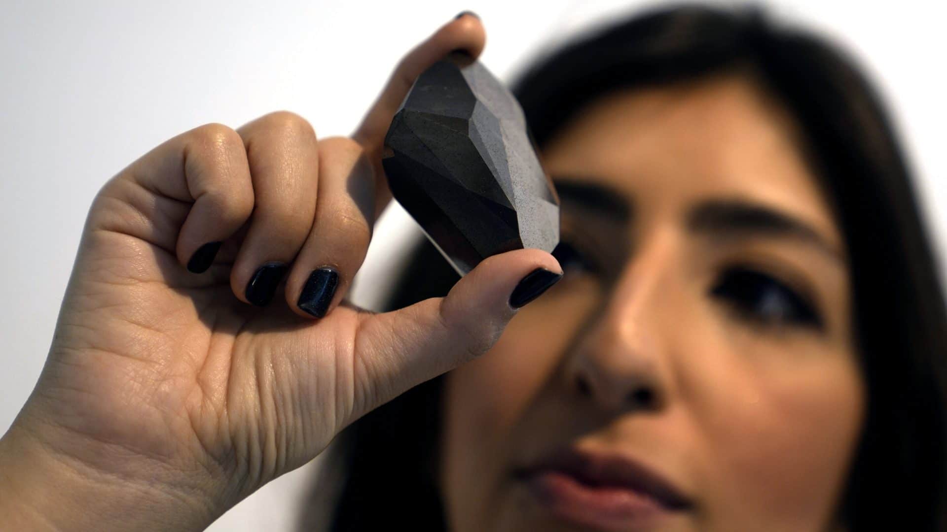 diamante-negro-Dubai-1920x1080
