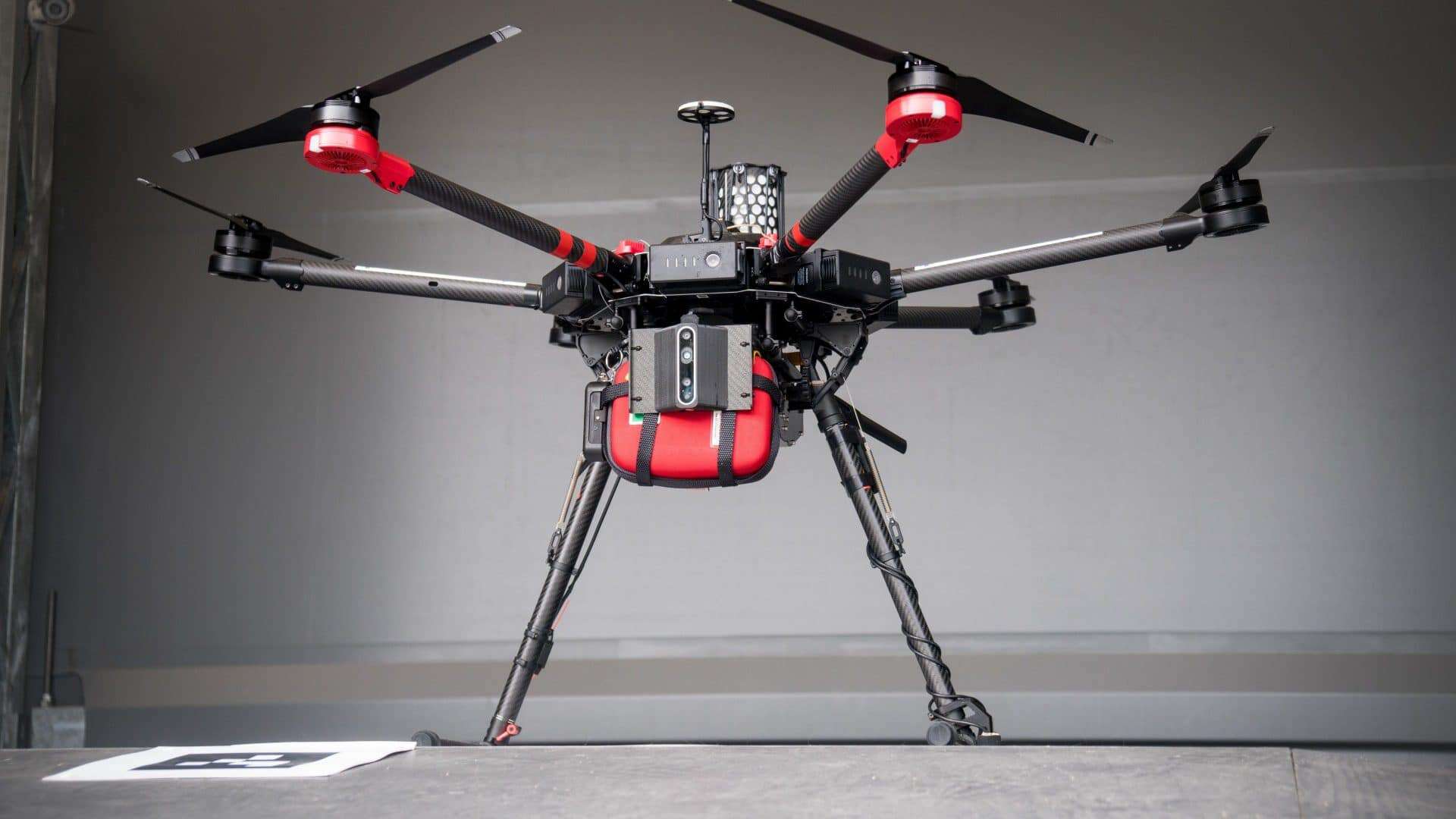 Drone com o desfibrilador