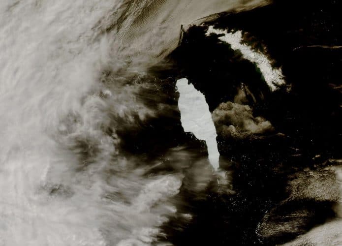 iceberg-A68A-695x500