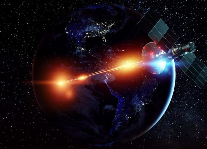 satelite-laser-695x500