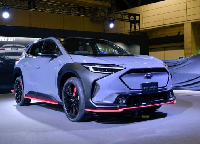 Conceito Solterra apresentado pela Subaru em Tóquio em uma versão STI