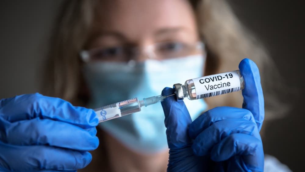 Apesar de ficar mais evidente por causa da pandemia, discussão sobre vacinação já tinha maior polarização que o aquecimento global entre 2007 e 2016
