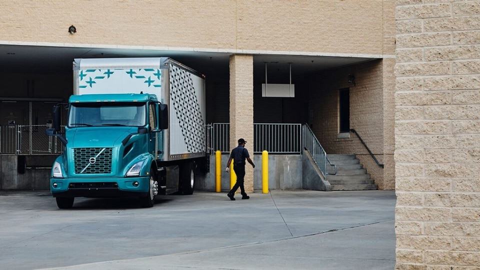 Volvo VNR Electric