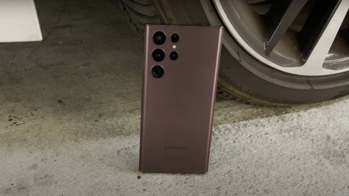 Galaxy S22 Ultra passa por teste de resistência