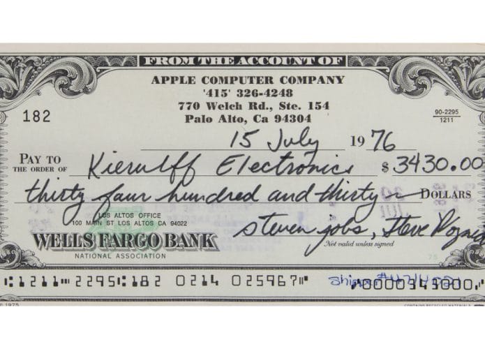 Cheque assinado por Steve Jobs que vai a leilão