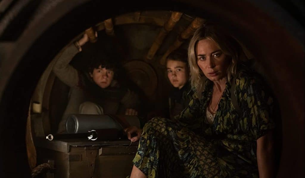 Emily Blunt, Noah Jupe, and Millicent Simmonds em Um Lugar Silencioso Part II (2020). Imagem: © 2019 Paramount Pictures. All Rights Reserved