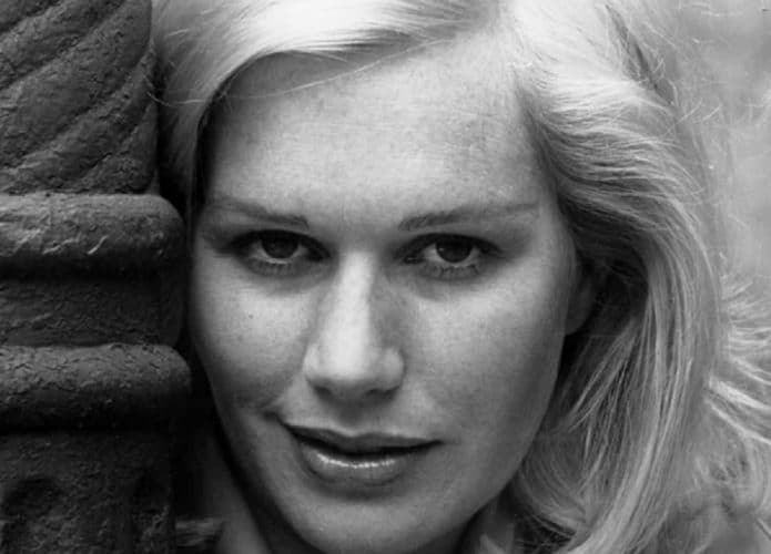 Sally-Kellerman em MASH