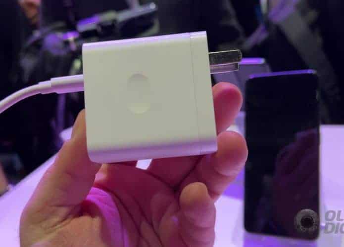 Carregador UltraDart da Realme (Imagem: André Fogaça/Olhar Digital)