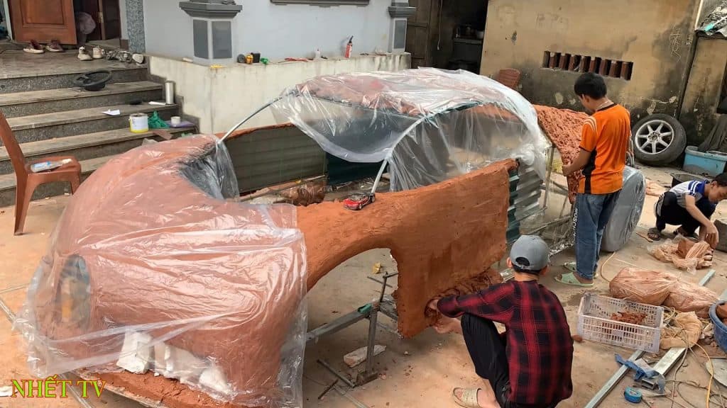 Início da preparação de modelagem em argila para o Chiron