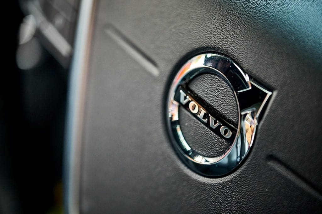 Detalhe do volante da Volvo