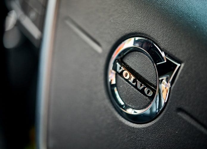 Detalhe do volante da Volvo