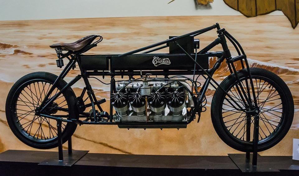 Motocicleta V8 deu recorde a Glenn Curtiss em 1907