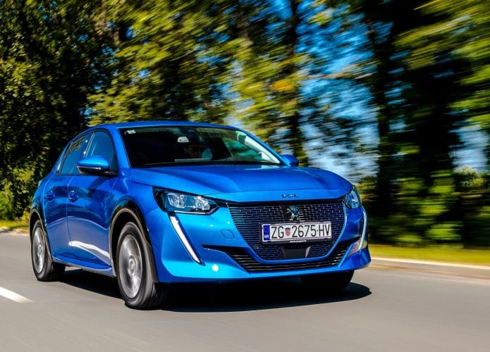 Peugeot e-208