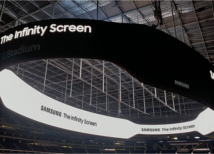 Telão LED 4K dupla face de 80 milhões de pixels da Samsung chama a atenção no no SuperBowl 56