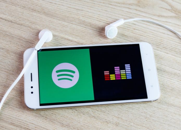 Aplicativos do Spotify e Deezer. Spotify e Deezer são as duas maiores plataformas de streaming de música
