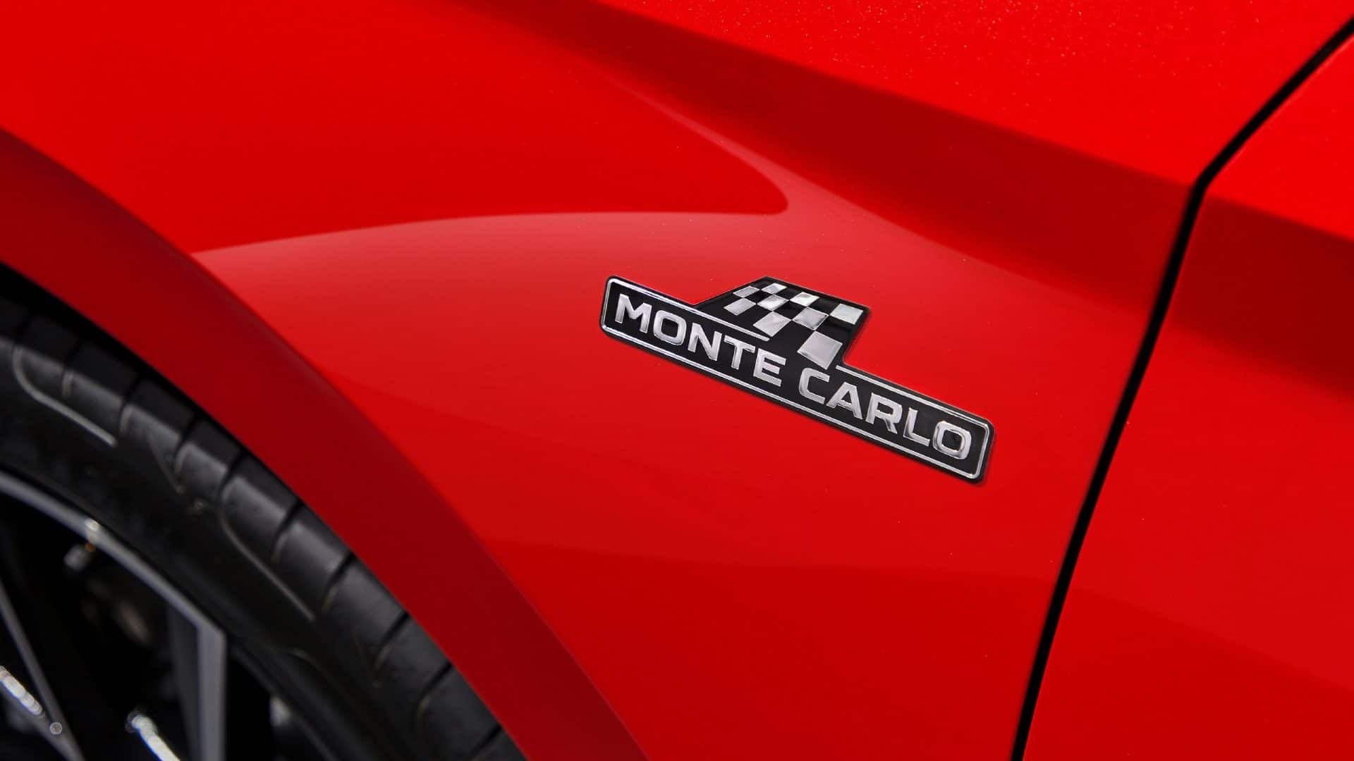 Detalhe da lataria estilizada em Monte Carlo do Skoda Fabia 2022