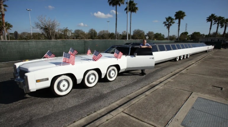 Carro mais longo do mundo fica ainda maior e tem piscina e heliponto