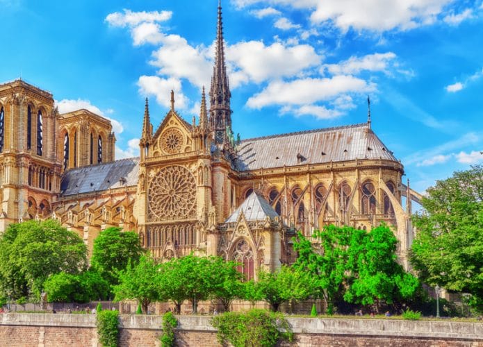 Notre-Dame-695x500