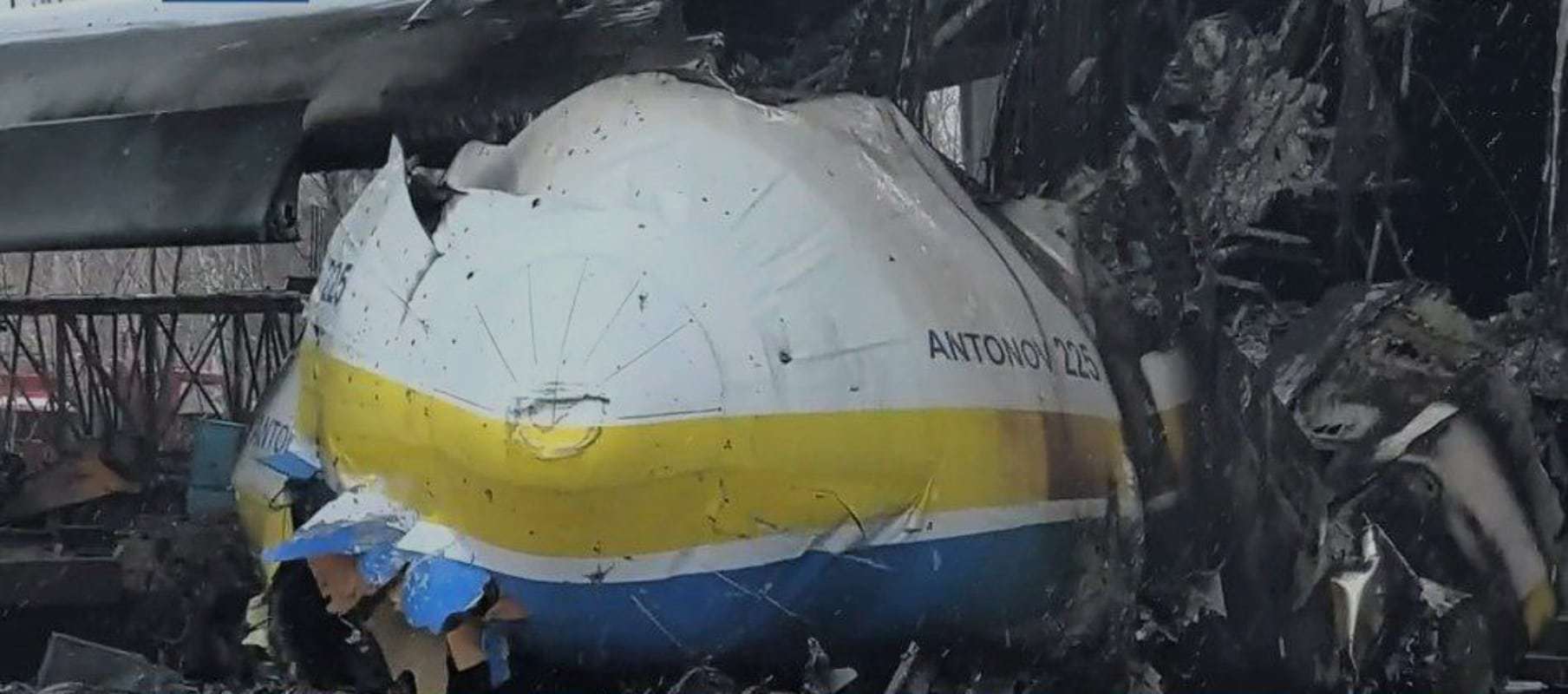 Antonov An-225, maior avião do mundo, aparece destruído após invasão da Rússia à Ucrânia