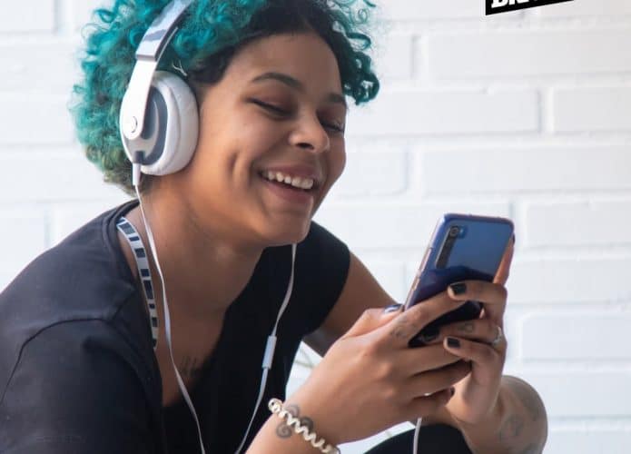 brainly jovem vendo aplicativo no celular