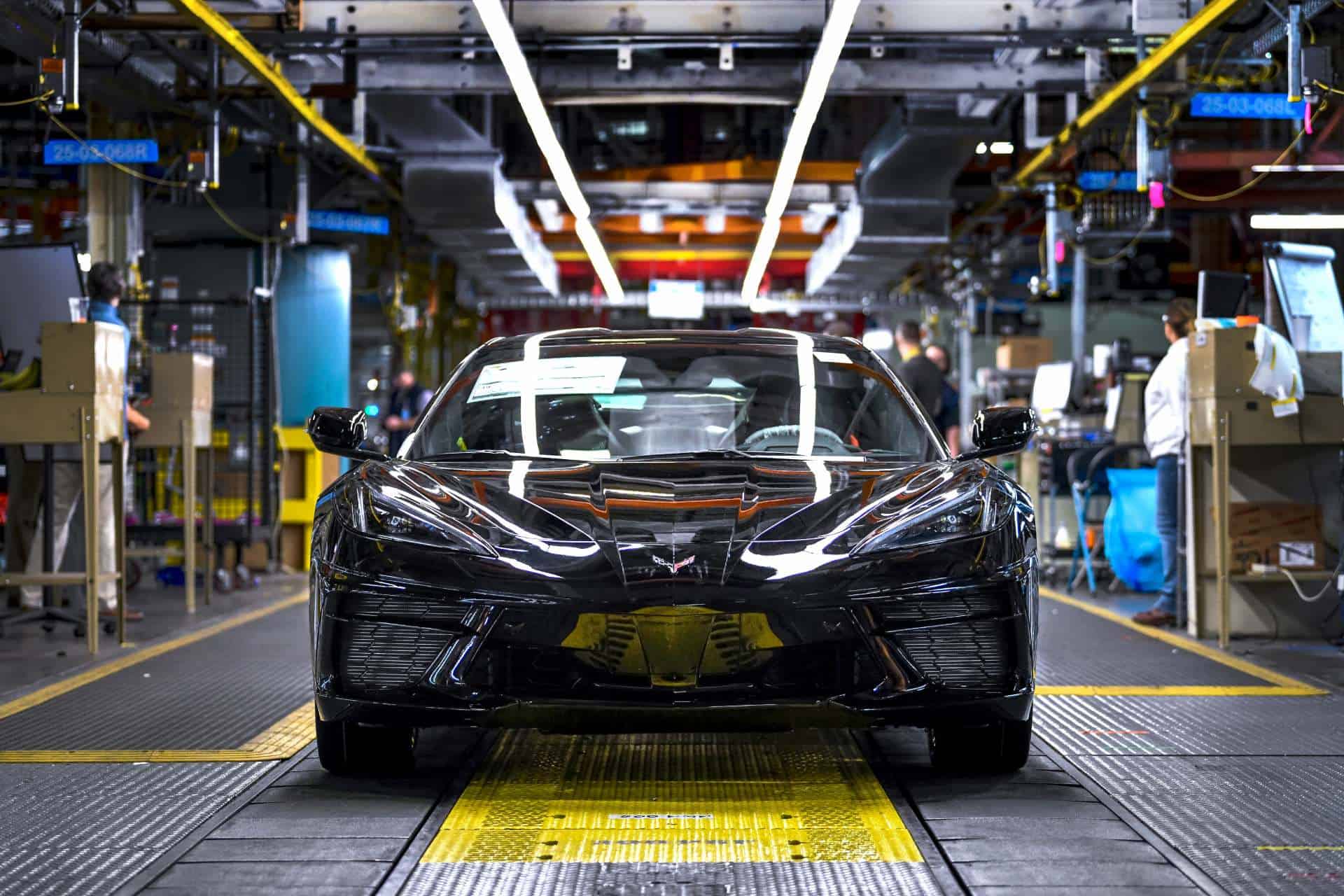 Chevrolet interrompe produção do Corvette por falta de componentes, de novo