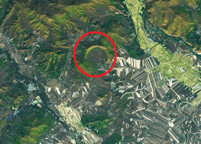 cratera-China-695x500.png