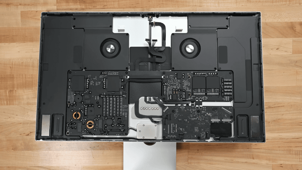 Desmanche do Studio Display (Imagem: divulgação/iFixit)