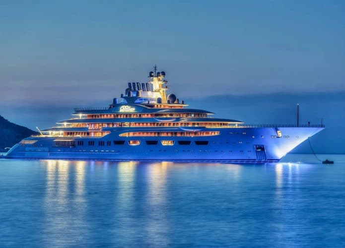 Dilbar, mega iate russo