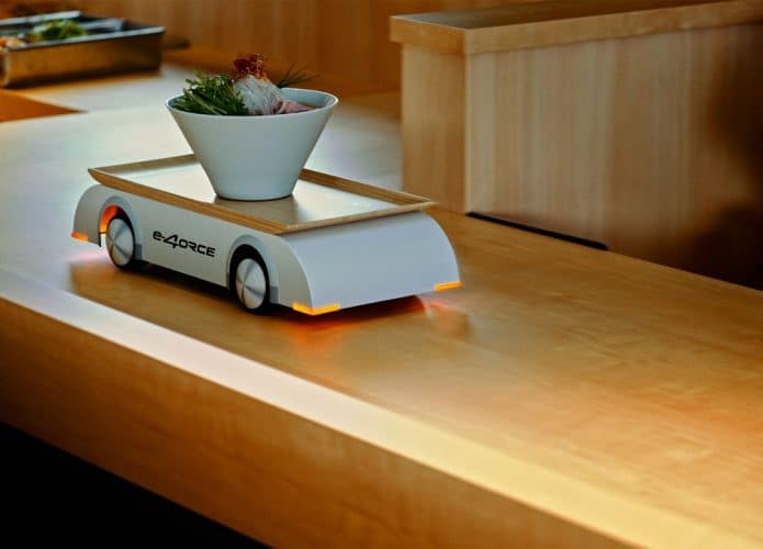 Robô da Nissan que serve lamen