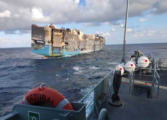 Felicity Ace, navio com carros de luxo da Volkswagen