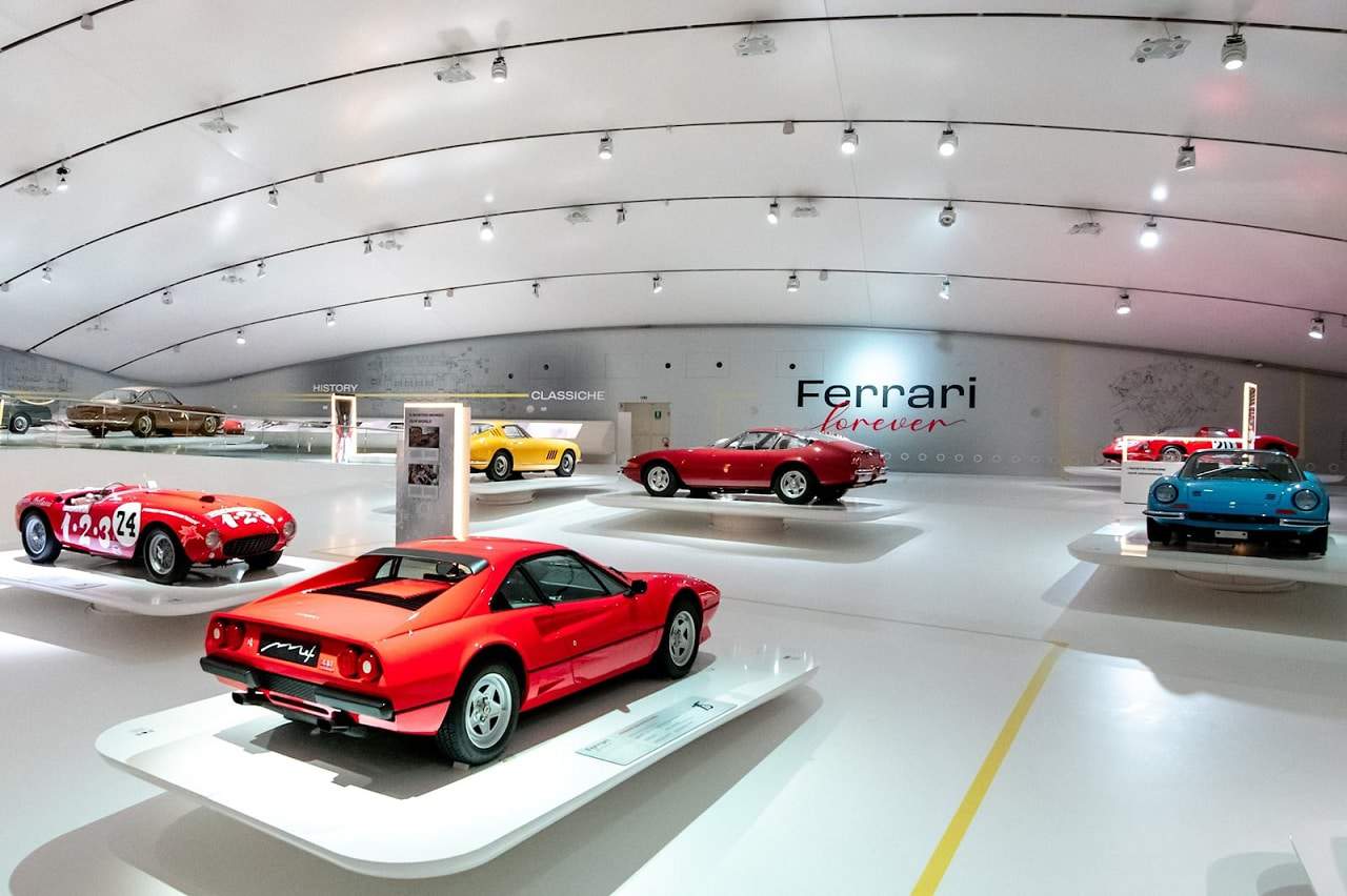 Departamento de carros clássicos da Ferrari abre as portas (pela primeira vez) para celebrar 75 anos