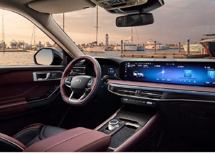 SUV Ford Explorer