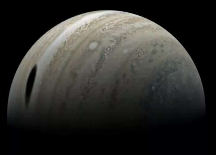 ganimedes-jupiter-695x500