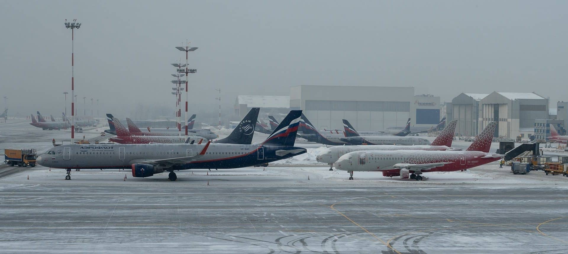 Jatos em aeroporto Internacional de Sheremetyevo, Moscou/Rússia, durante uma forte nevasca