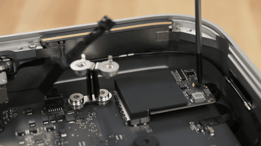 Mac Studio tem SSD comum (Imagem: divulgação/iFixit)