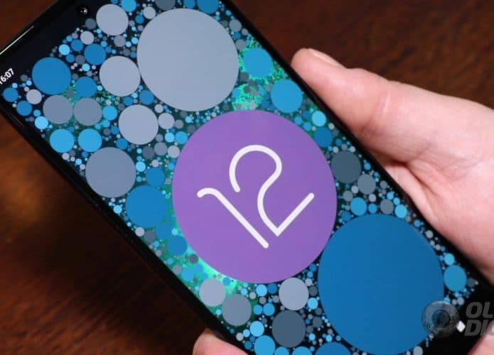 Moto Edge 30 Pro (Imagem: Mario Kurth/Olhar Digital)