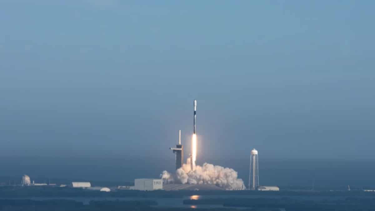 Mais um recorde: foguete da SpaceX faz 11º voo e lança satélites da Starlink