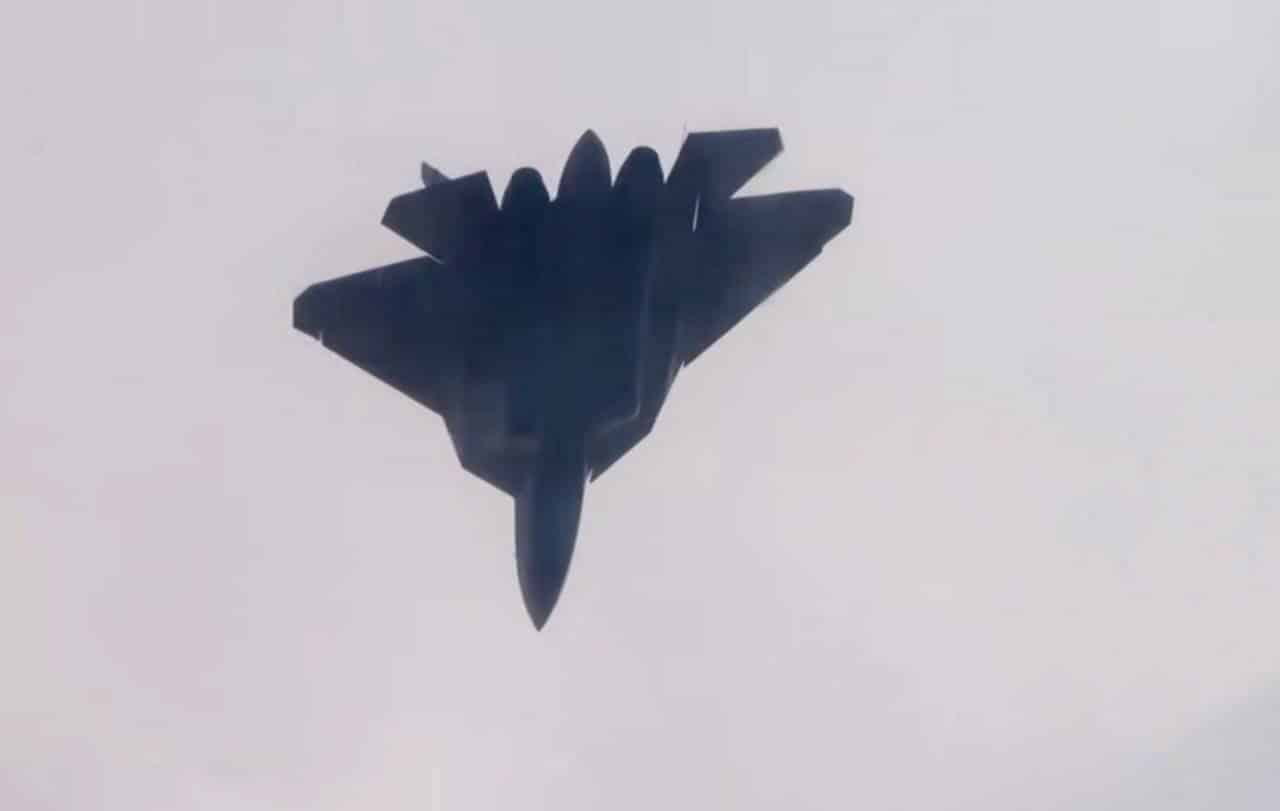 Sukhoi Su-57, caça ultramoderno da Rússia, estreou em combate na Ucrânia; veja o vídeo