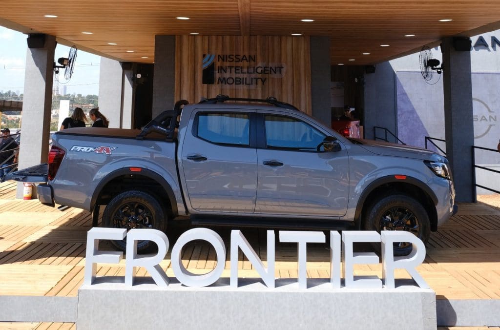 Picape Frontier sendo exibida na Agrishow