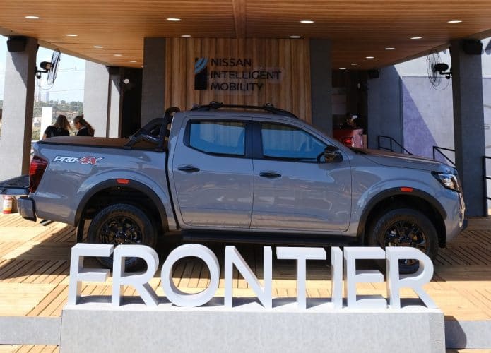 Picape Frontier sendo exibida na Agrishow