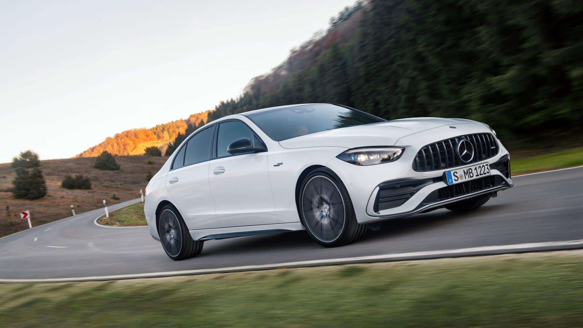 Mercedes-AMG C 43 com 408 cv