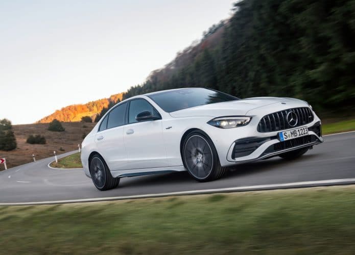 Mercedes-AMG C 43 com 408 cv