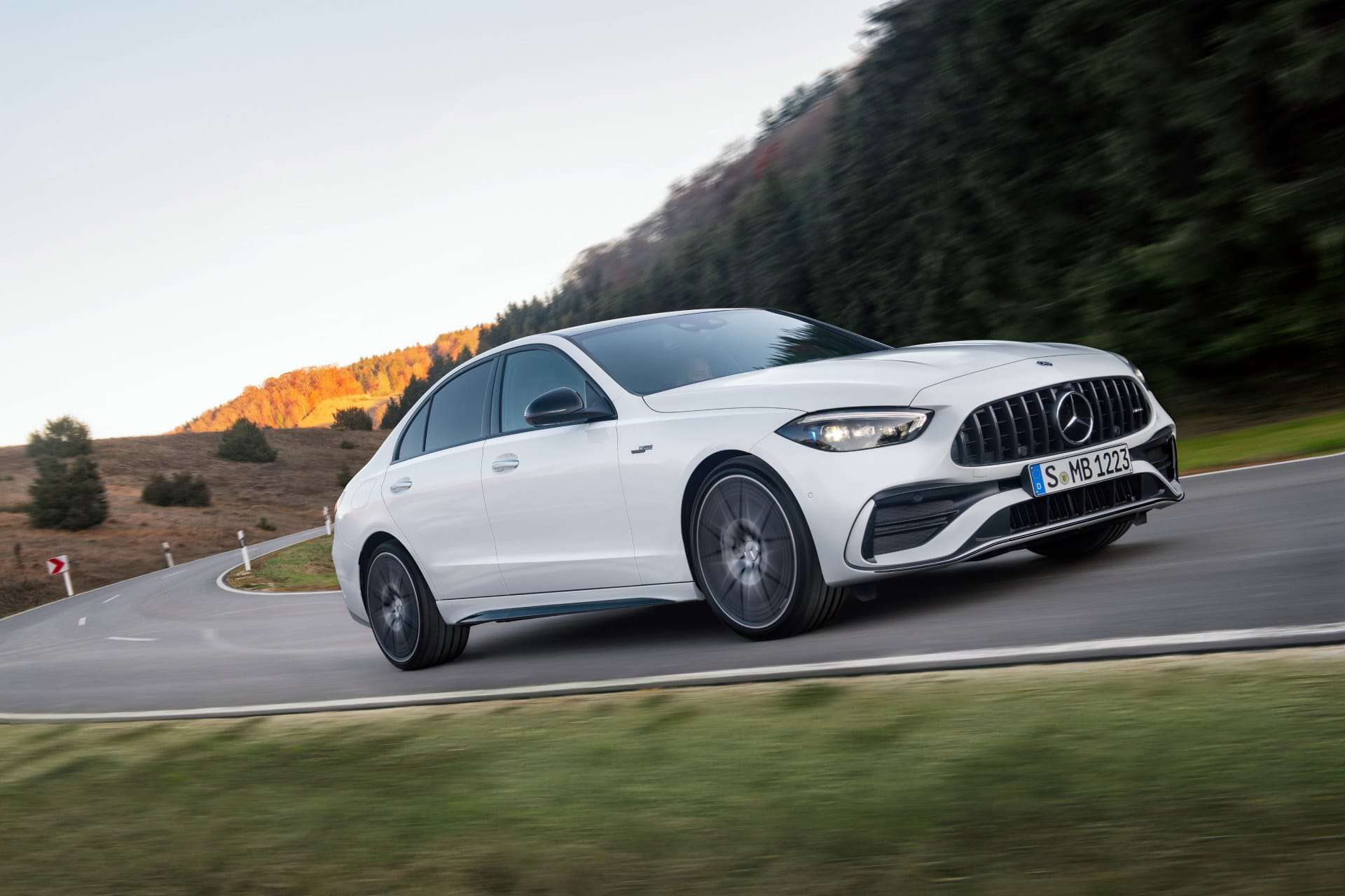 Nova geração do Mercedes-AMG C 43 4Matic surge com motorização de Fórmula 1