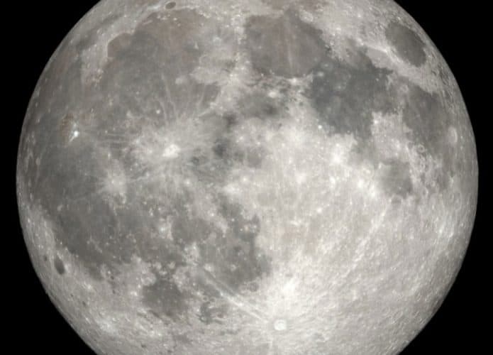 Lua Rosa ilumina o céu: confira imagens e saiba como observar