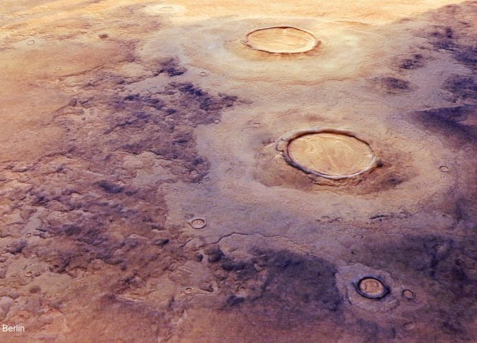 Perspective_view_of_Utopia_Planitia_pillars-695x500