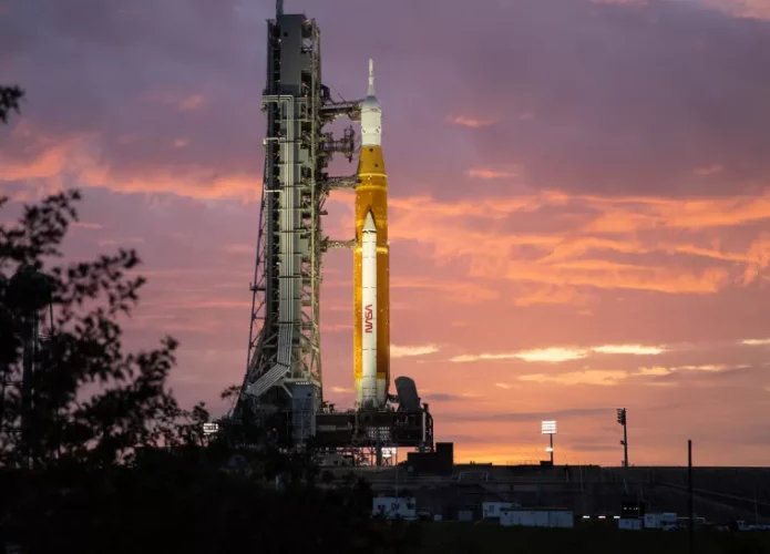 SLS-NASA-recolhido-695x500.webp