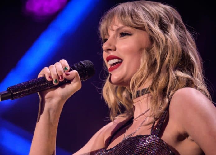 Taylor-Swift-695x500