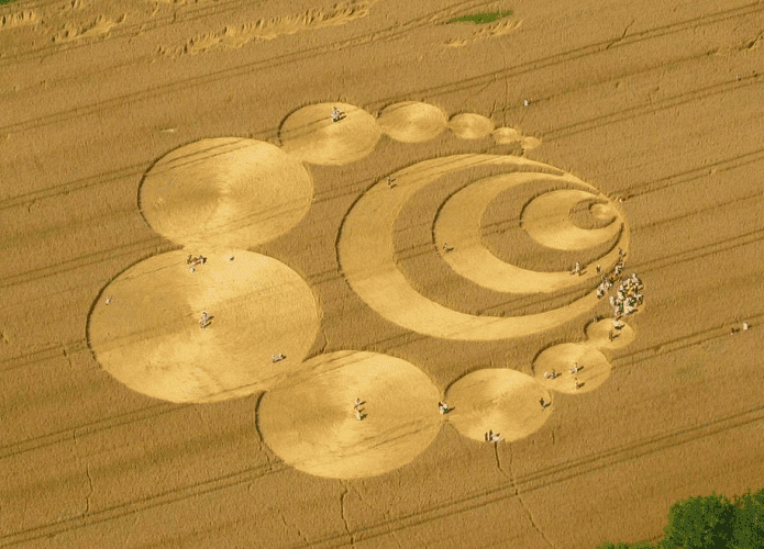 Vista aérea de um agroglifo na Suíça