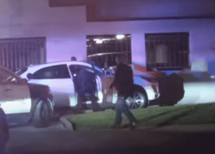Abordagem policial em Santa Ana, nos Estados Unidos
